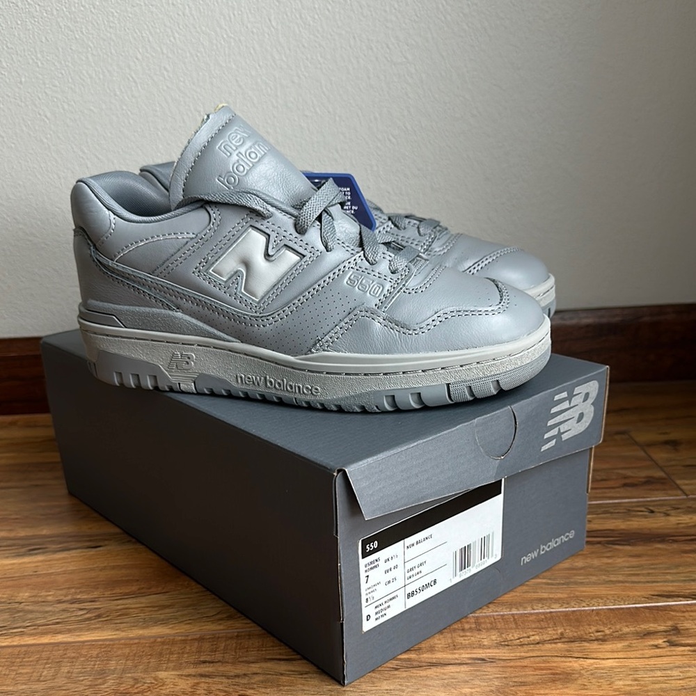 NIB New Balance 550 Mono Grey Shoes women’s 8.5 Unisex Men’s 7